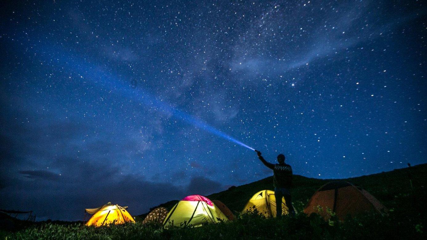 三星堆又出了一件金面具残片，为何三星堆的宝物会如此之多？