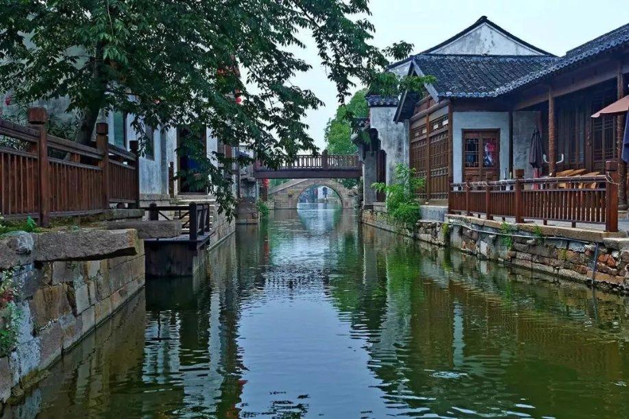 南昌地铁3号线为广大乘客送“福”
